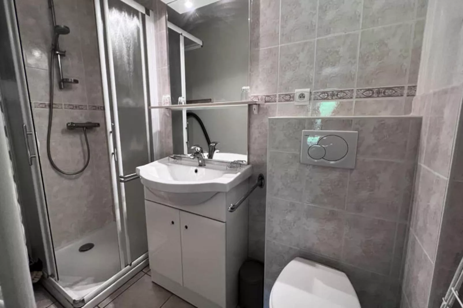 Studio à La Clusaz-Bathroom