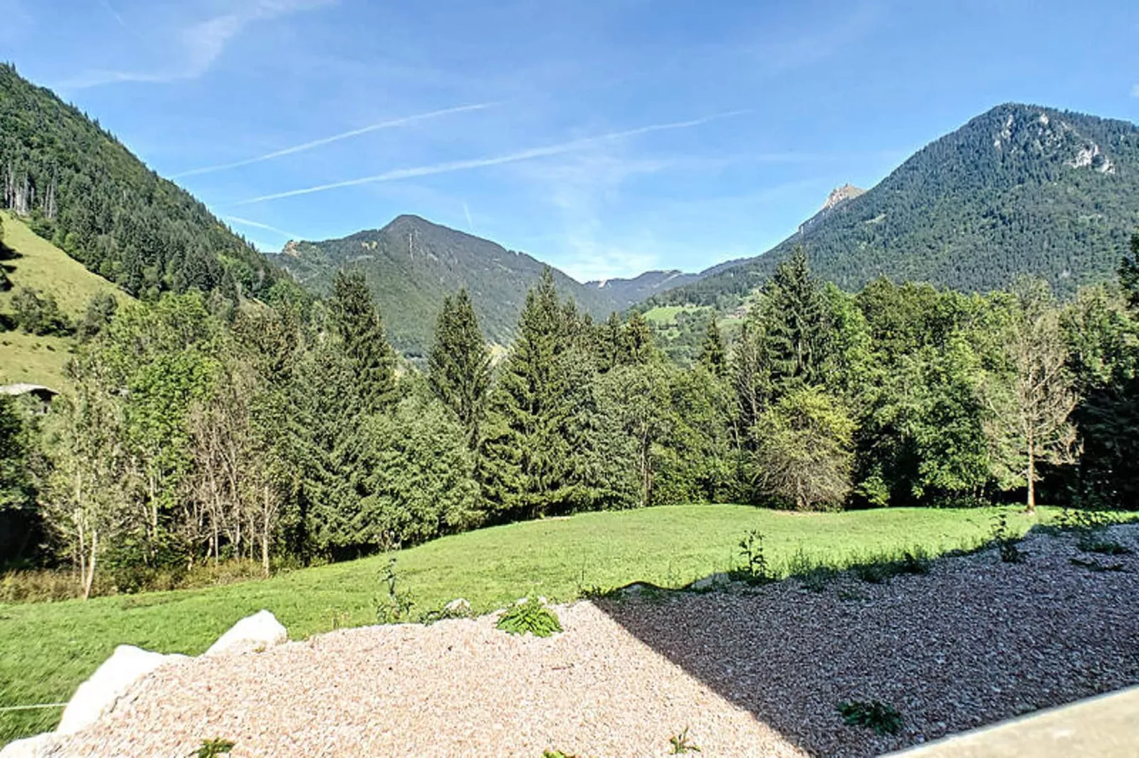 Appartements à Saint Jean d'Aulps-Areas within 1km in summer