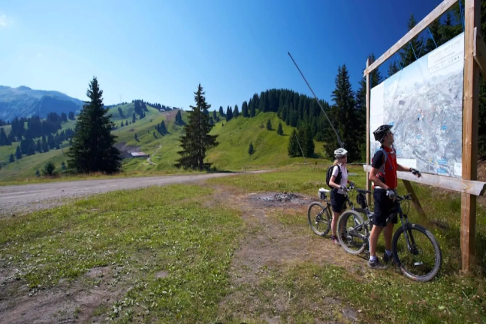 Résidence Niveoles Bat A-Exterior in summer