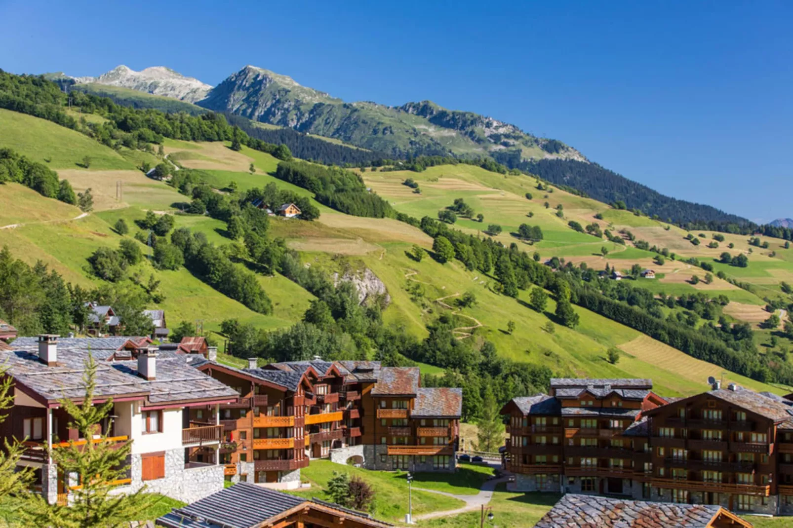 Résidence Odalys Le Buet**-Areas within 5km in summer