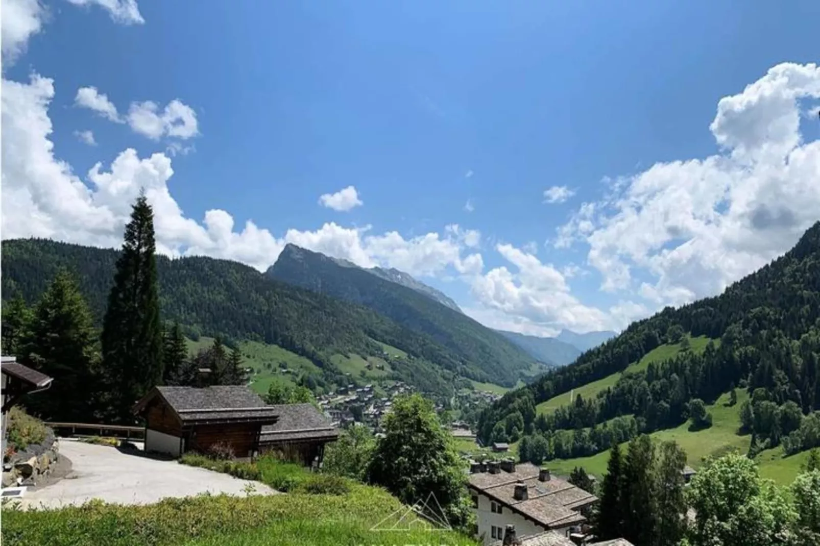 Résidence Millepertuis C-View in summer