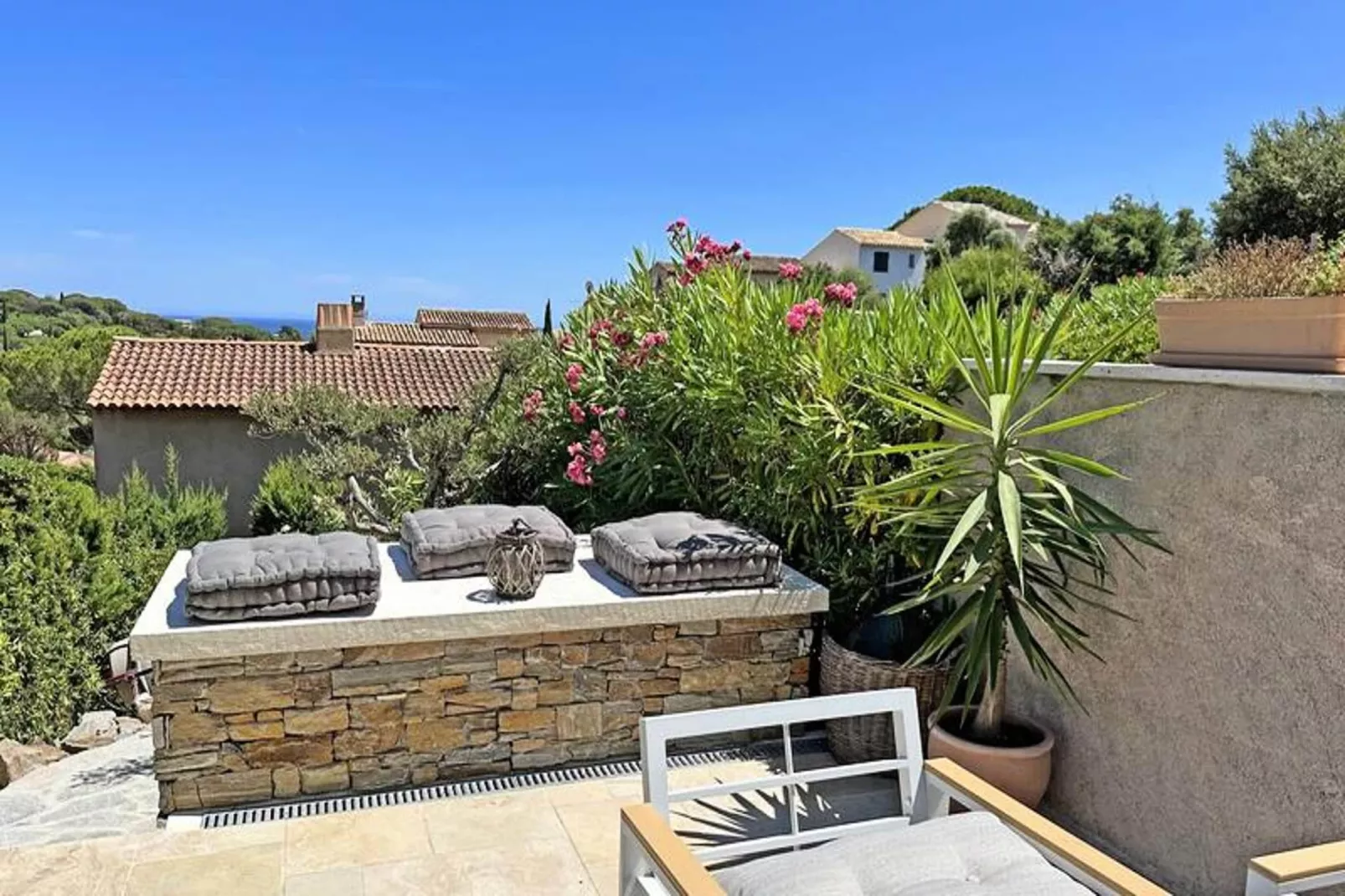 Résidence Bastides De Guerrevieille-Jardins en été