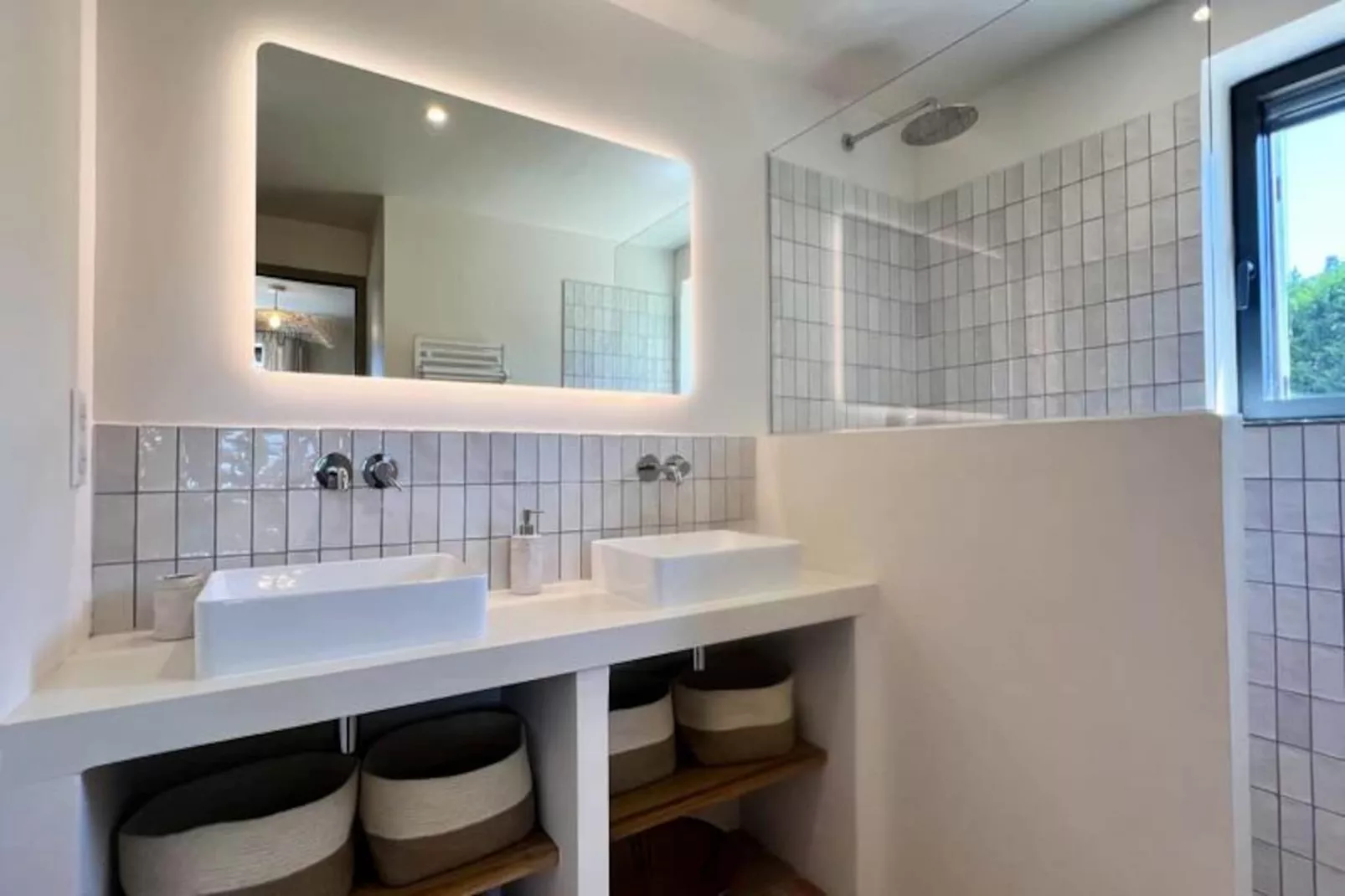 Mas Jas Du M&eacute;ou, Une &eacute;vasion Proven&ccedil;ale-Image-tags.