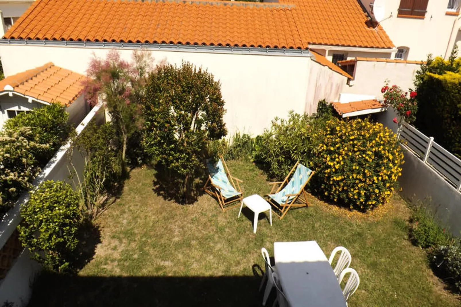 Maison à Saint-Gilles-Croix-de-Vie-View in summer