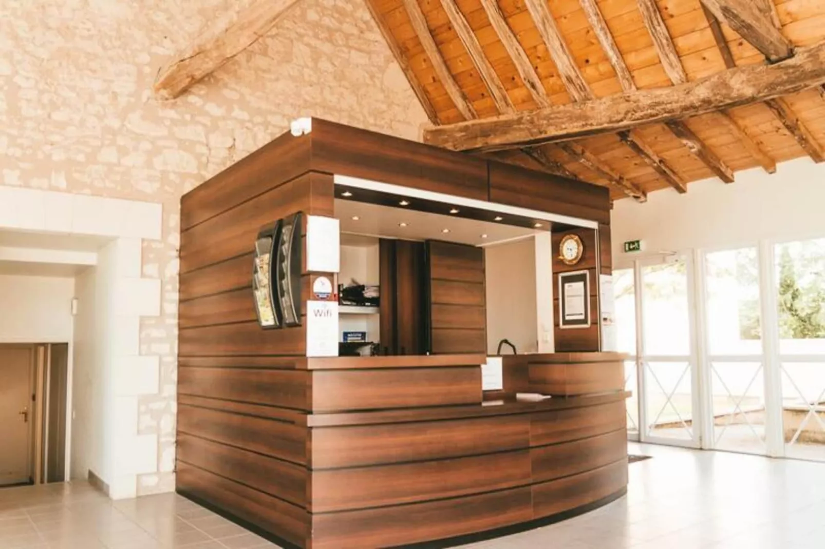Appart'Hotel La Roche-Posay - Extérieur été