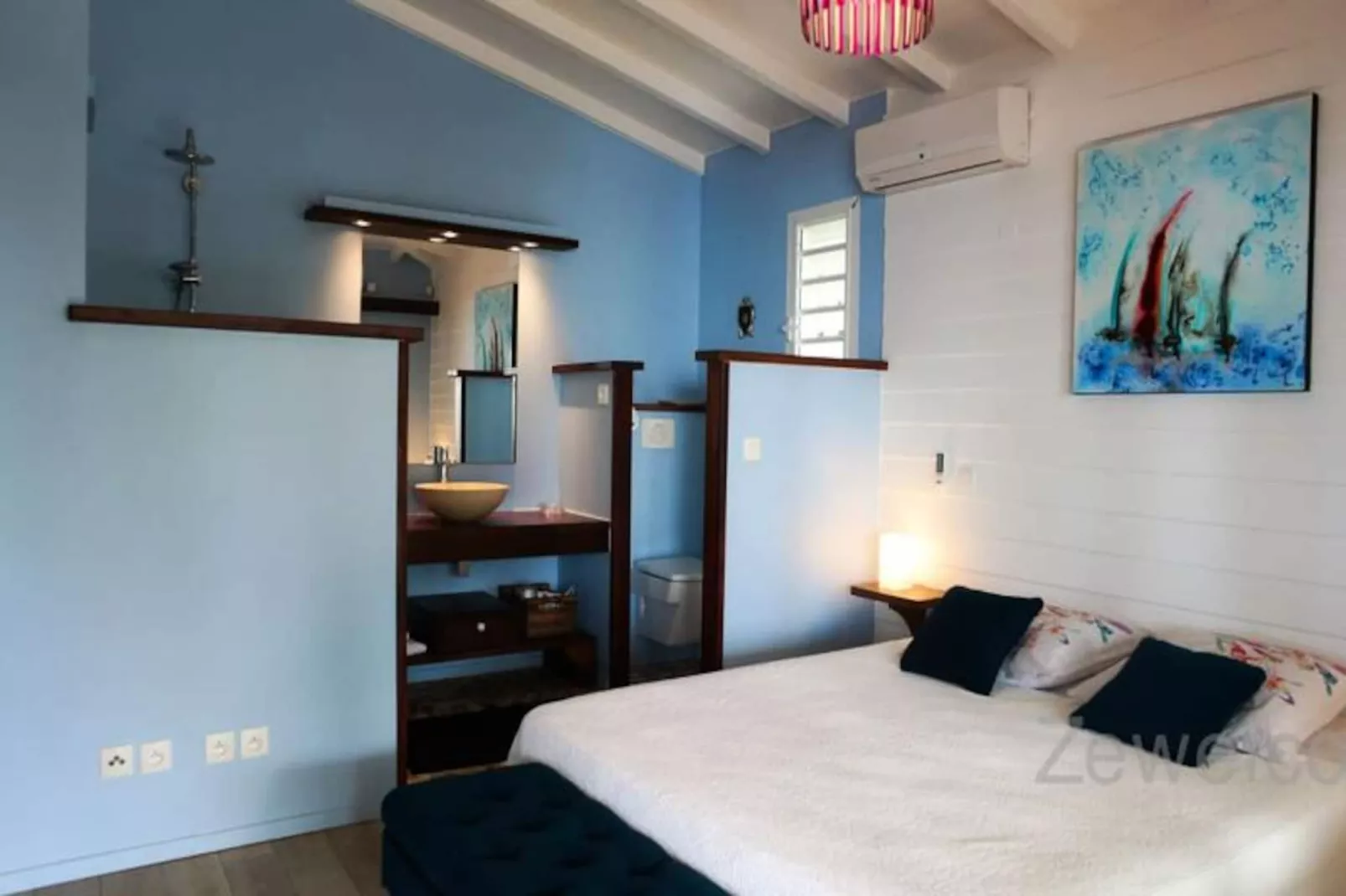 Villa Sea Side-Image-tags.