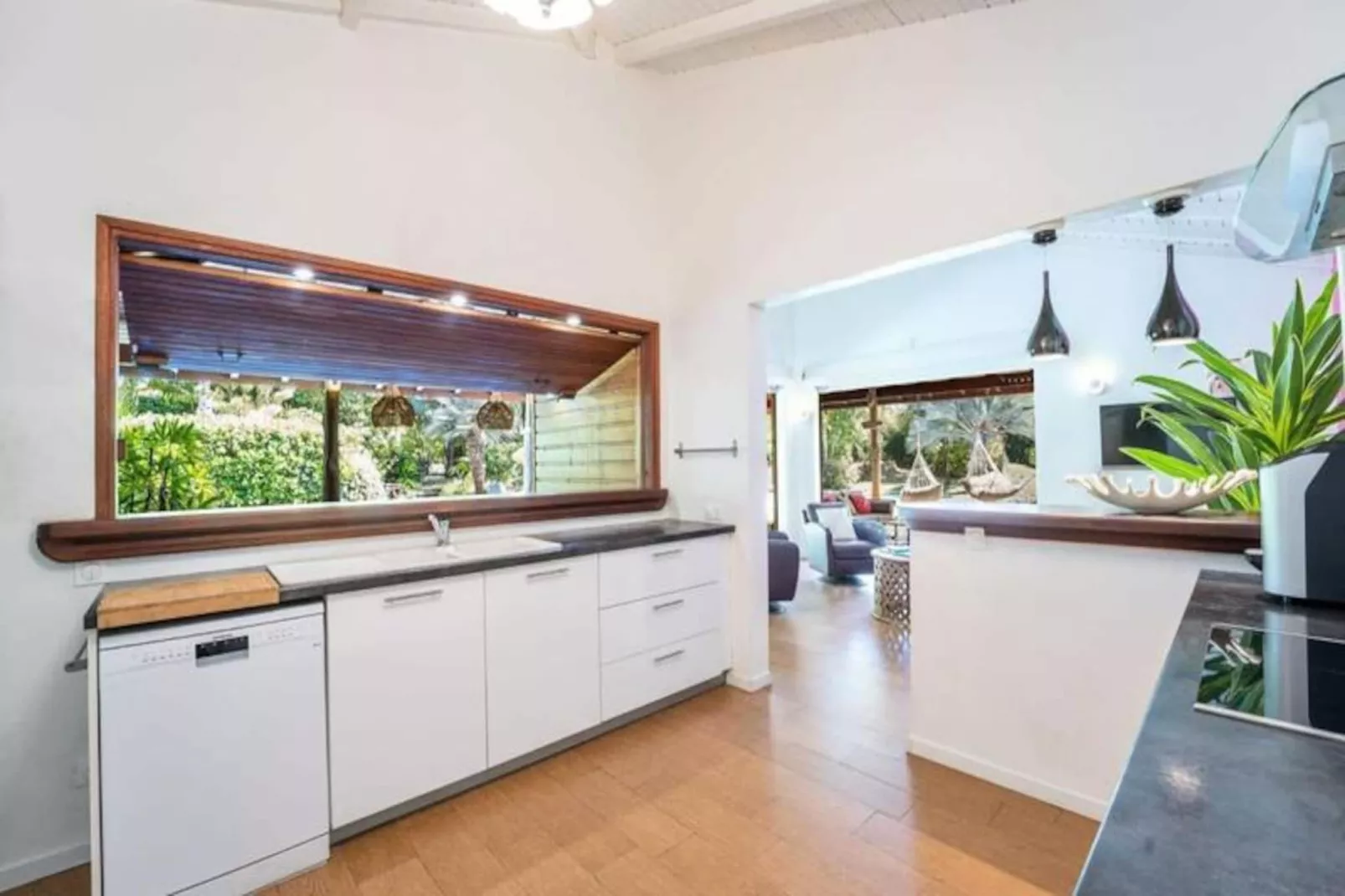 Villa Ma Vie La-Image-tags.