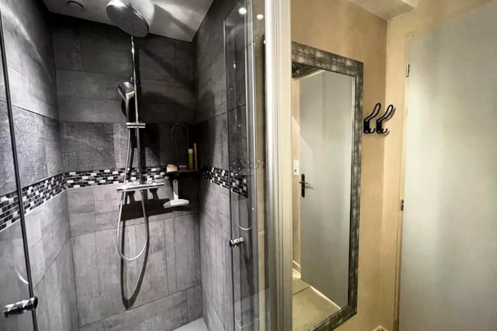 Villa Des Pins, Belle Maison Familiale, Proche Aix En Provence, 8 Personnes-Image-tags.