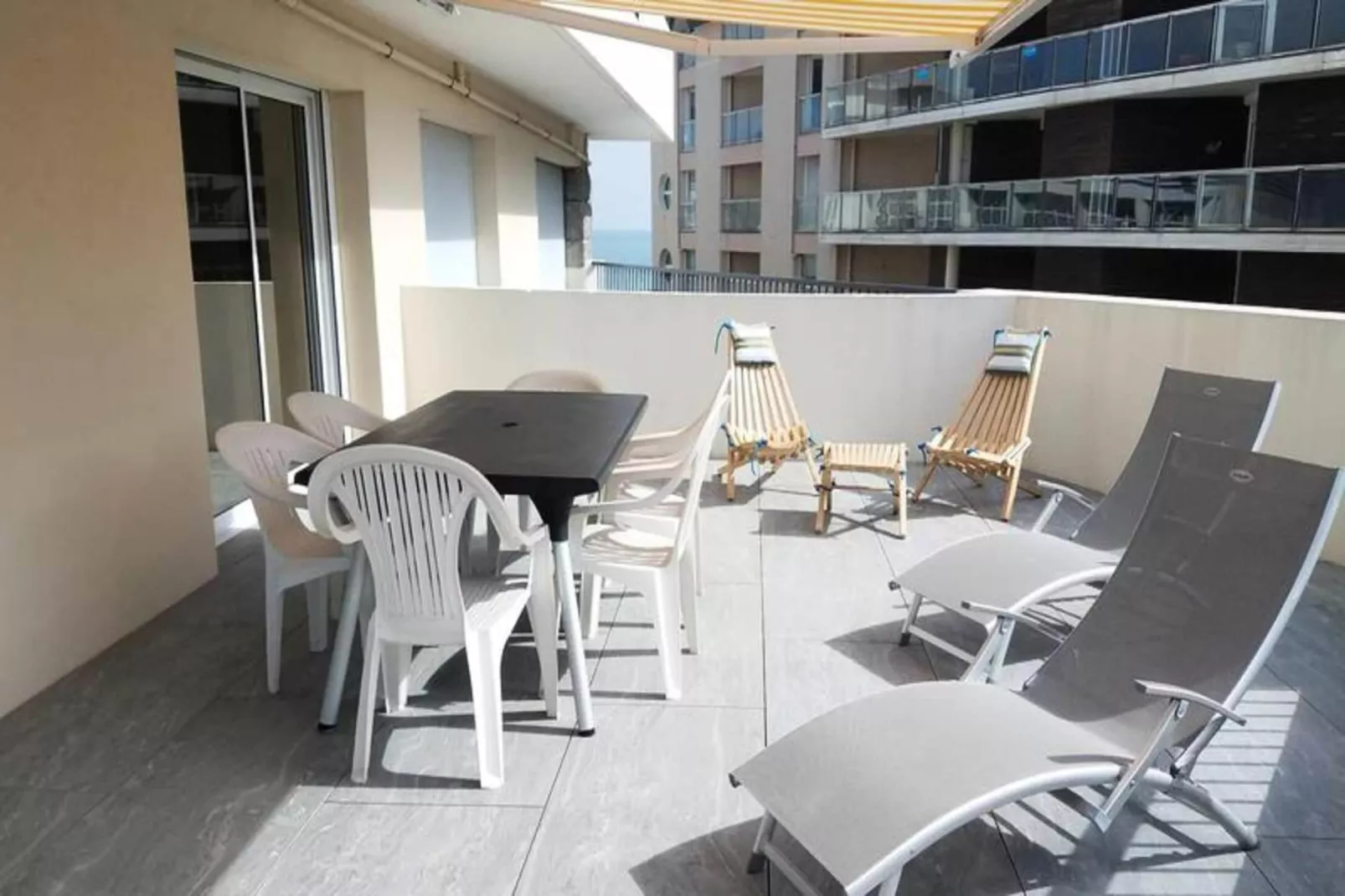 Résidence Casino-Außenbereich Sommer