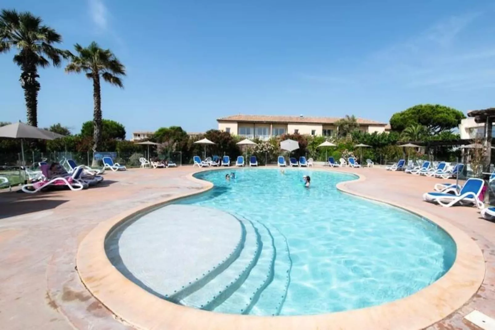 SOWELL Résidences Les Sablons***-Swimming pool