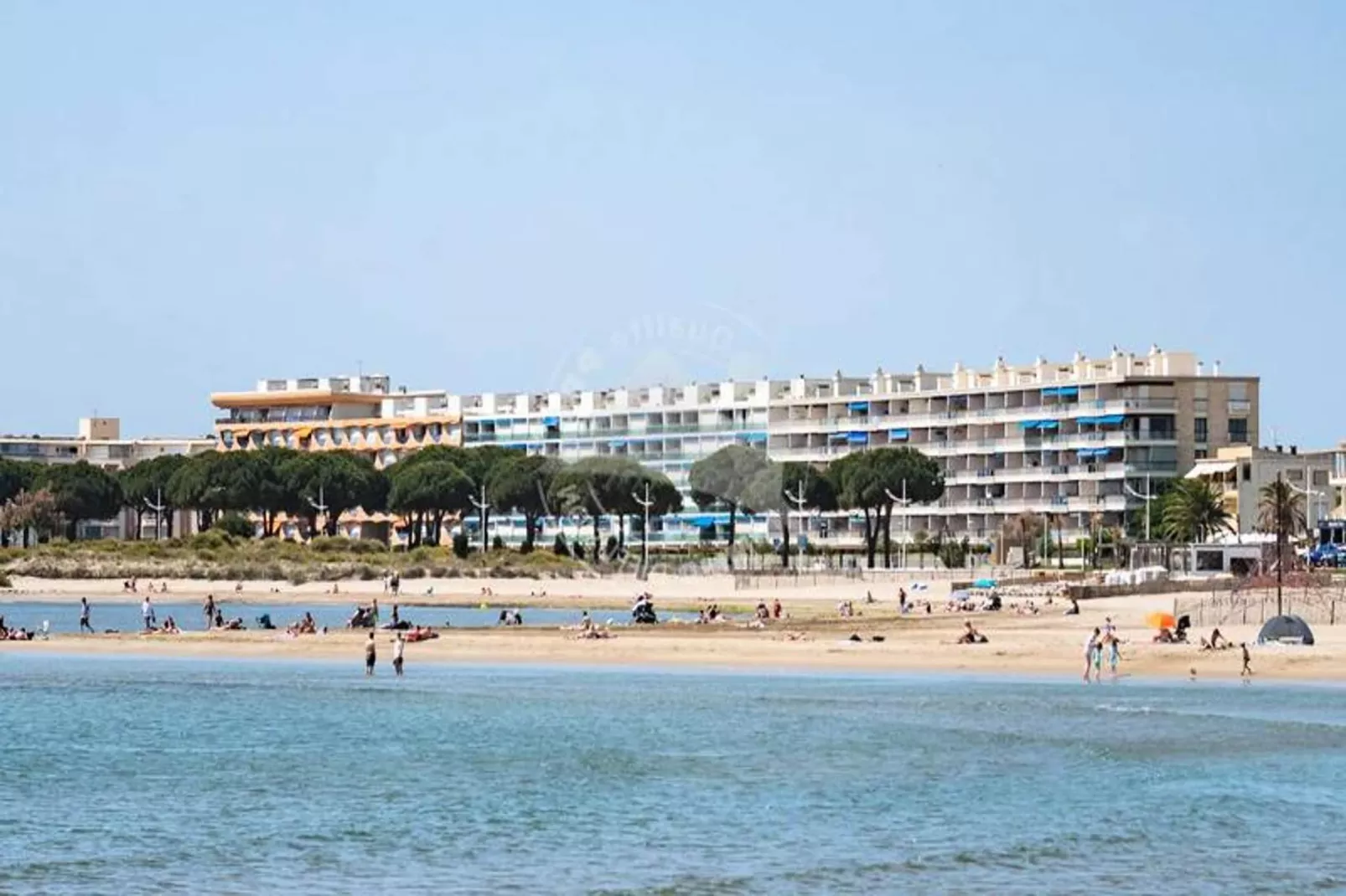 Résidence "le Frédéric Mistral"-Zones été à 1 km