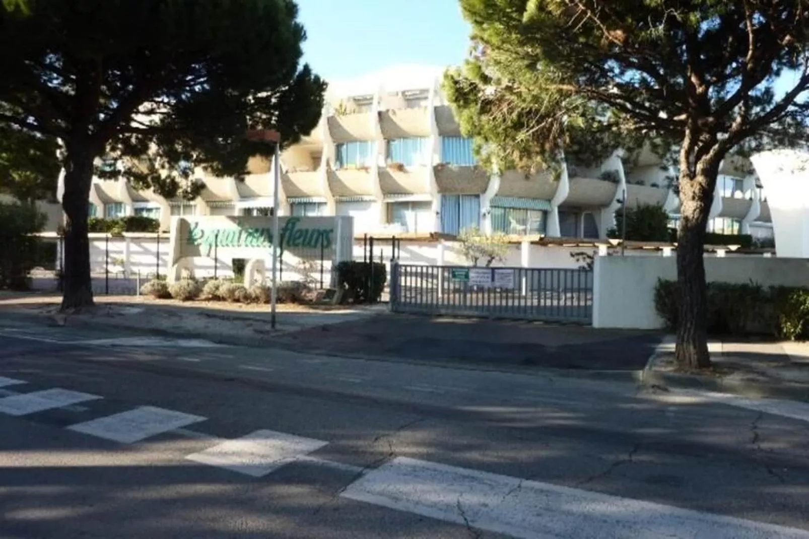 Résidence "le Quai Aux Fleurs"-Areas within 1km in summer