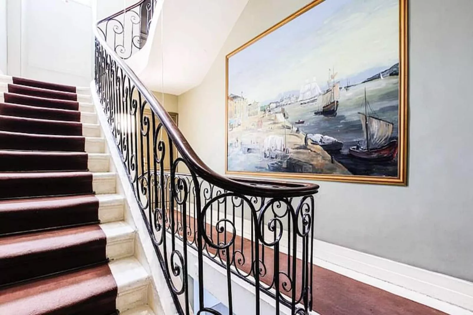 Superbe T2 De Qualit&eacute; Et R&eacute;nov&eacute;, Au Jardin Public, Pour 4 Personnes-Dining room