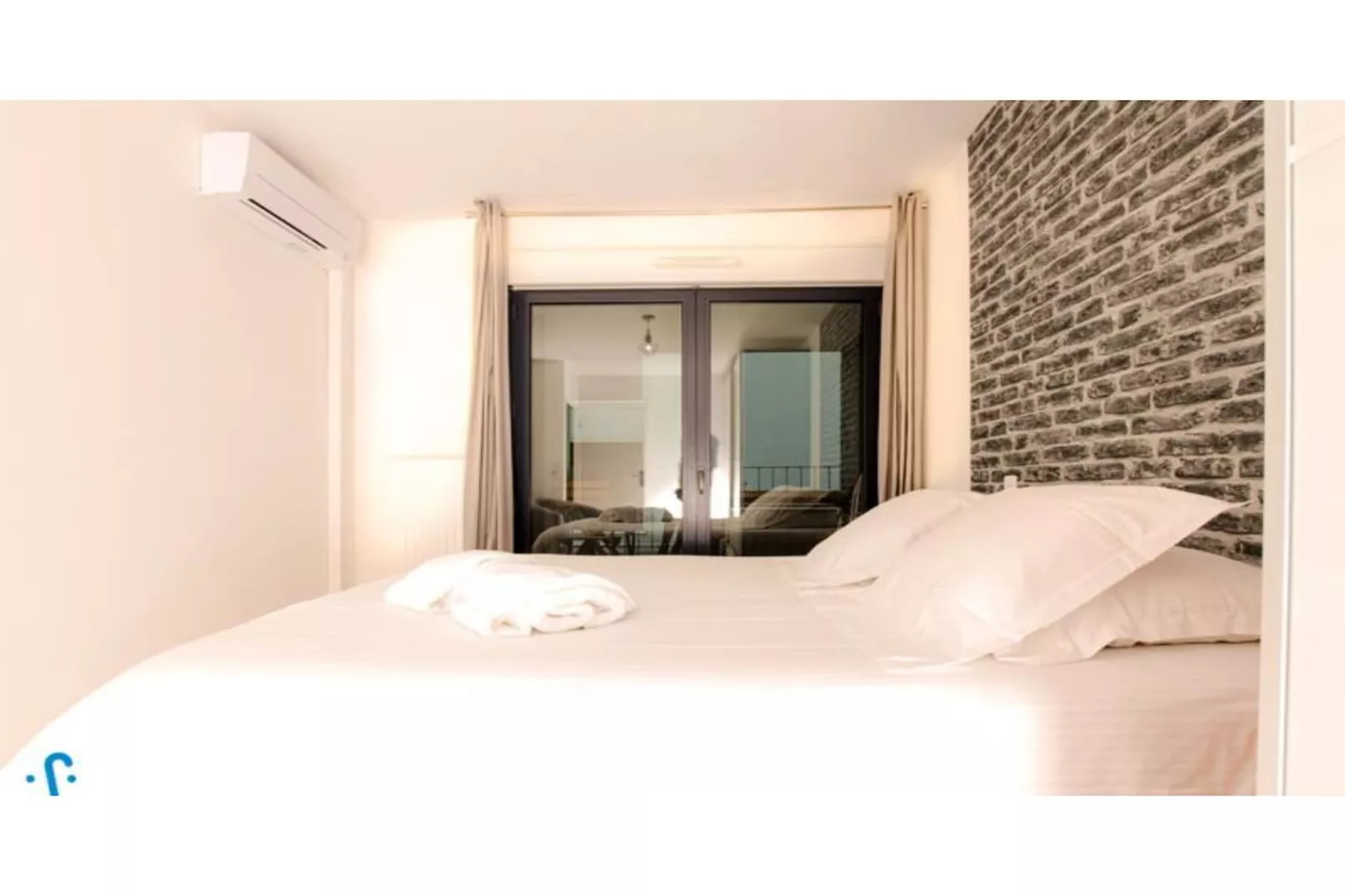 Appartement Charmant Et Moderne Pour 4 Avec Parking, Proche Cit&eacute; Du Vin-Chambre