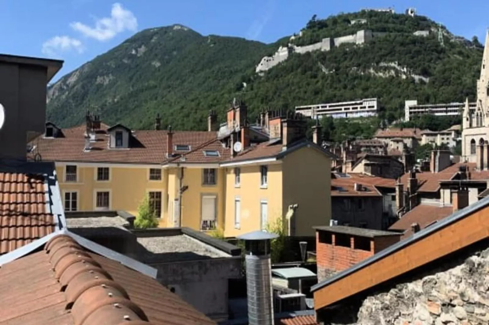 Le C&oelig;ur De Grenoble | Hyper-centre | Id&eacute;al &eacute;tudiant 🤍-Aussicht Sommer