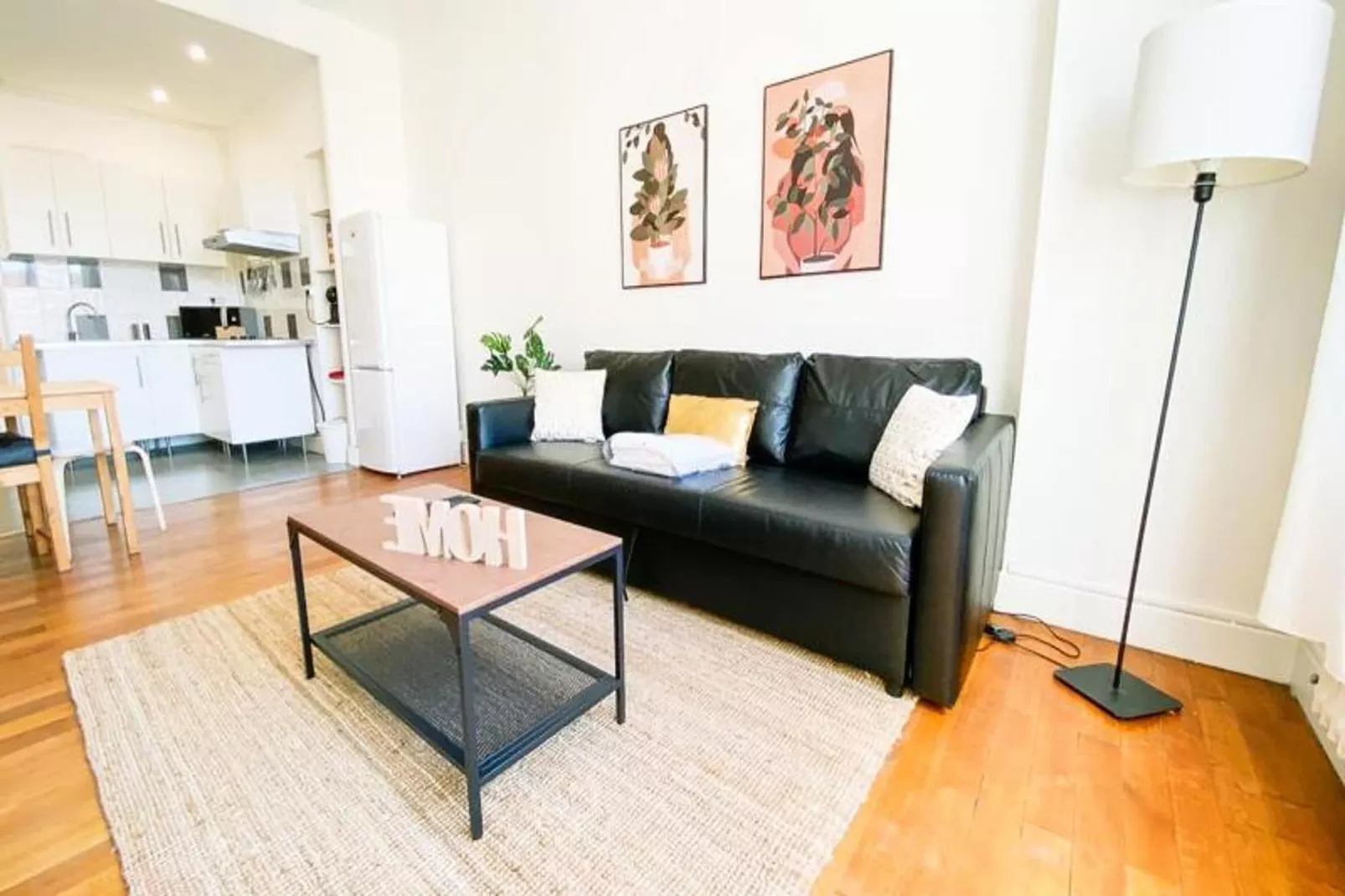 Le Berri'appart | T3 Tout &eacute;quip&eacute; | Tramway, Gare 🚡-Living room