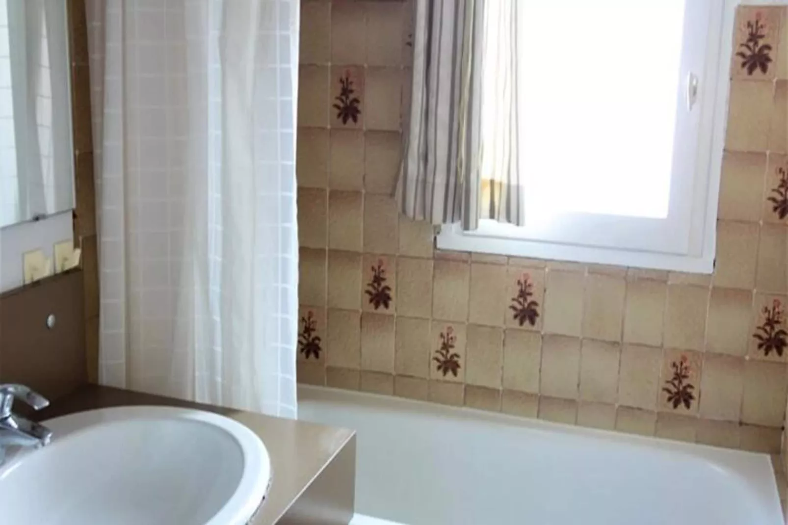 Résidence Bragelonne-Bathroom