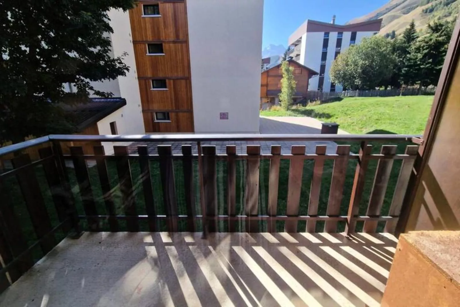 Résidence Brimbelles-Terrace balcony