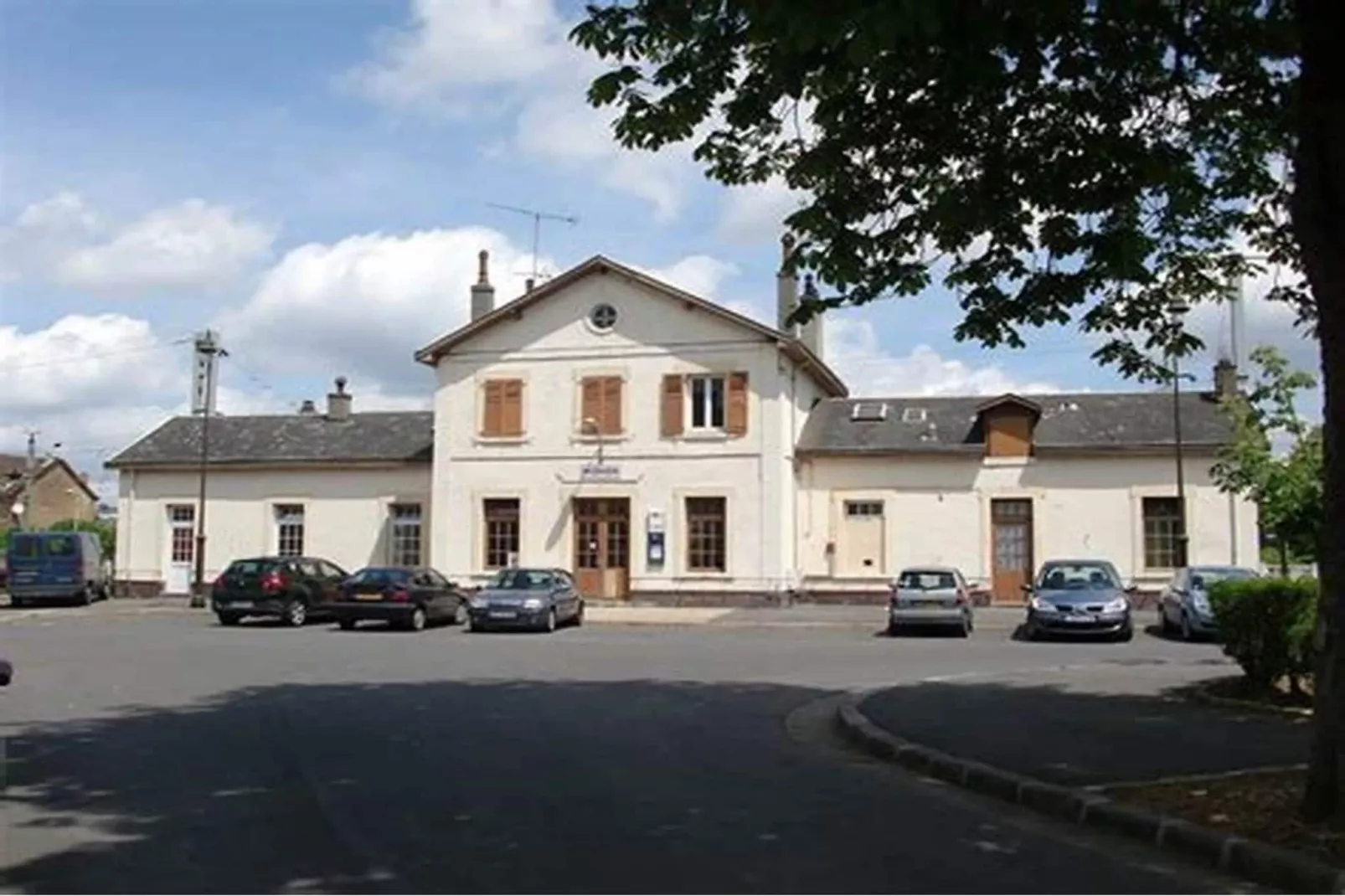 Résidence Appartement Rue De La Gare Centre Ville-Zones été à 5 km