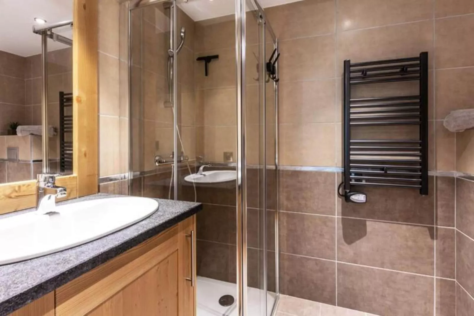 Résidence La Grange Aux Fees-Bathroom