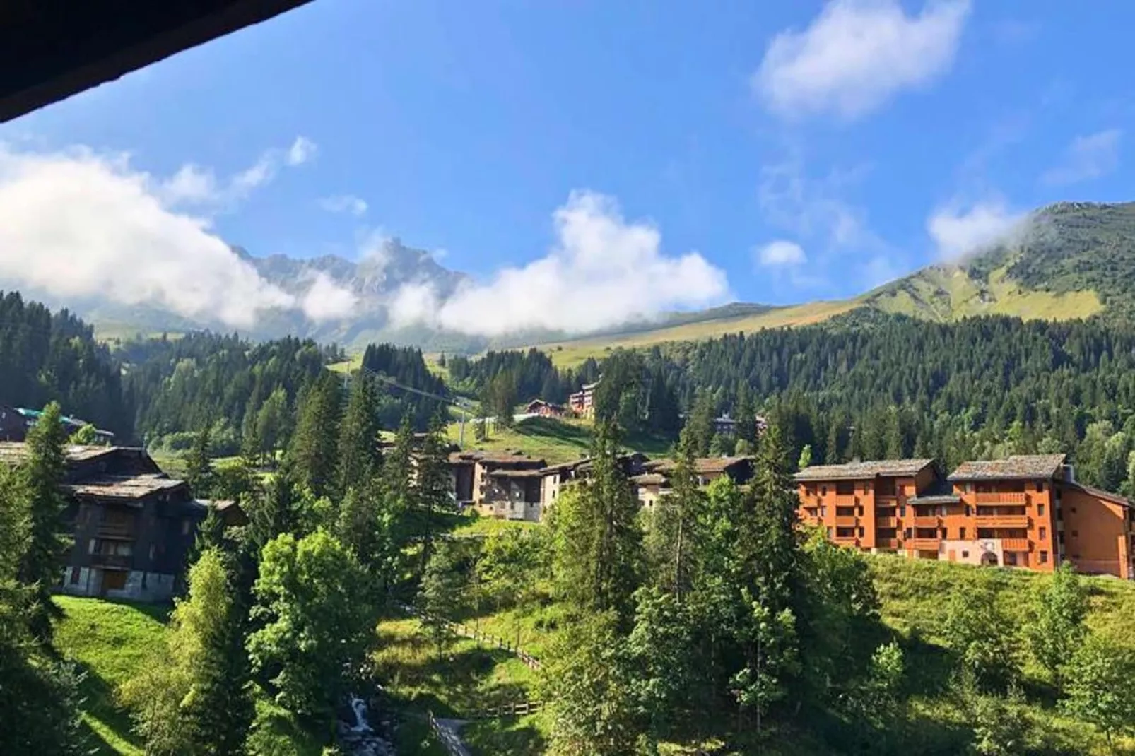 Résidence Cotes-View in summer