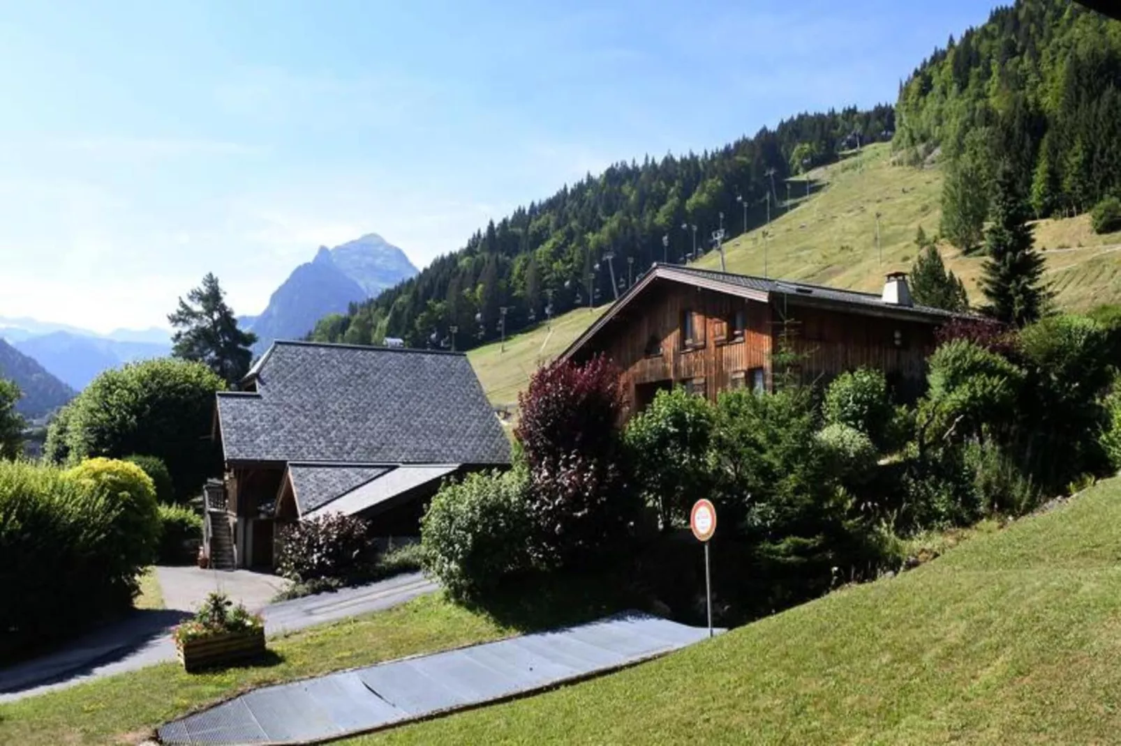 Résidence Le Picaron-Außenbereich Sommer