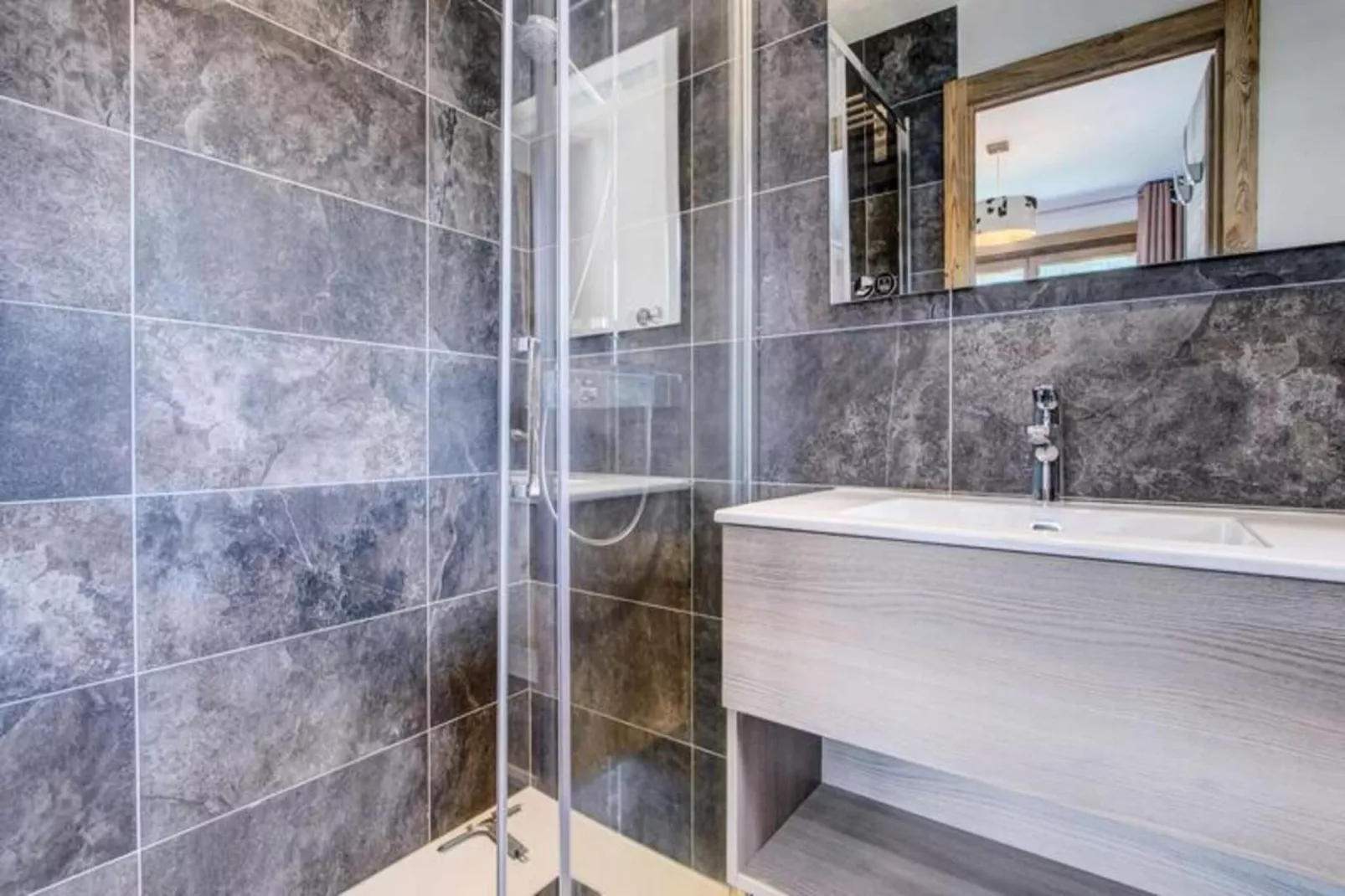 Résidence Frenes Blancs-Exterior in summer