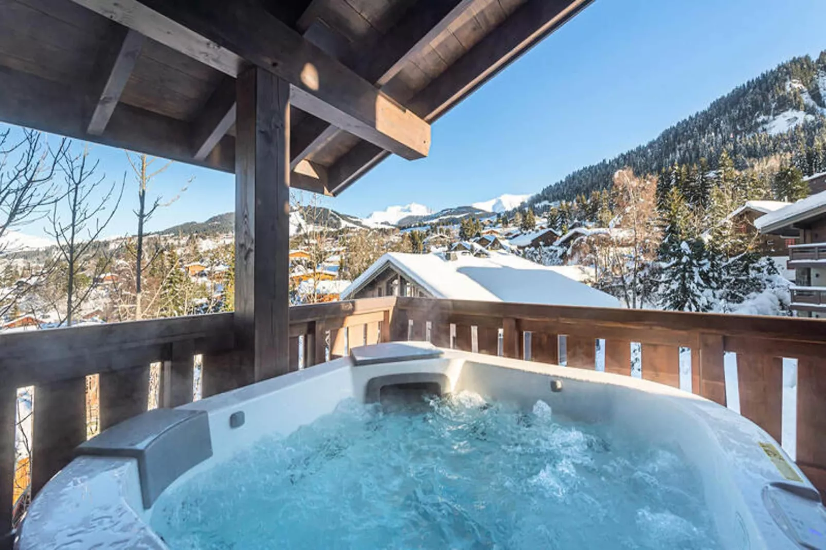 Résidence Stallion D-Exterior in summer