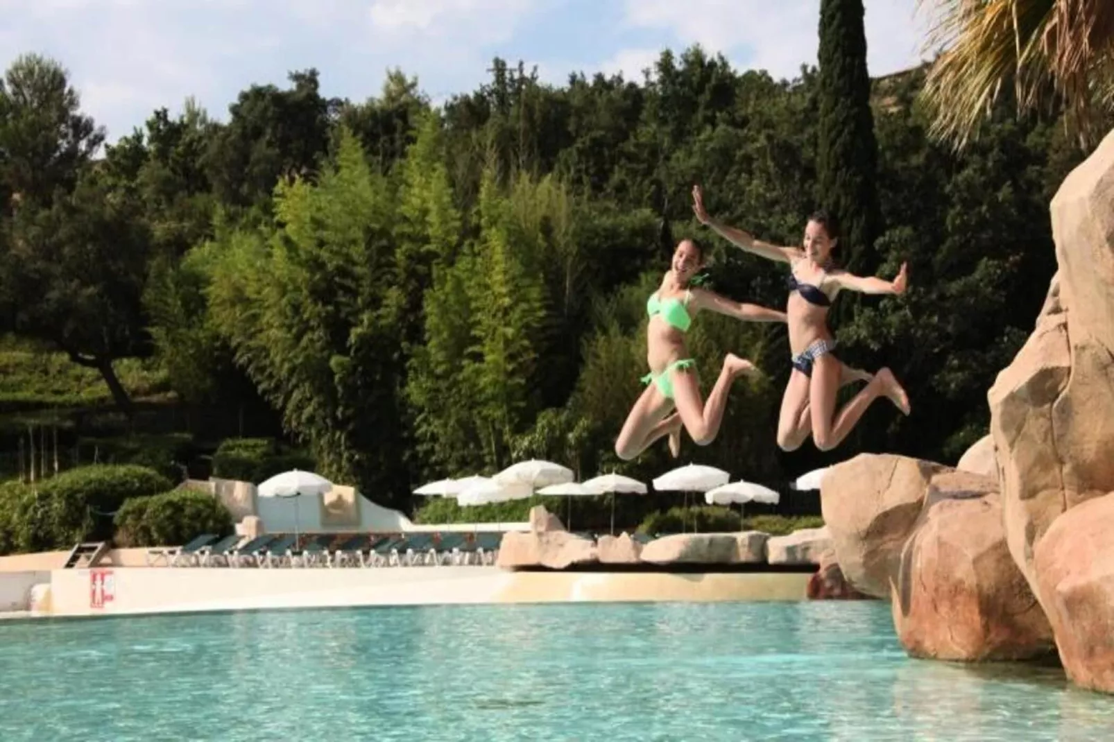 Les Appartements aux Restanques du Golfe de St Tropez - maeva Home-Exterior in summer