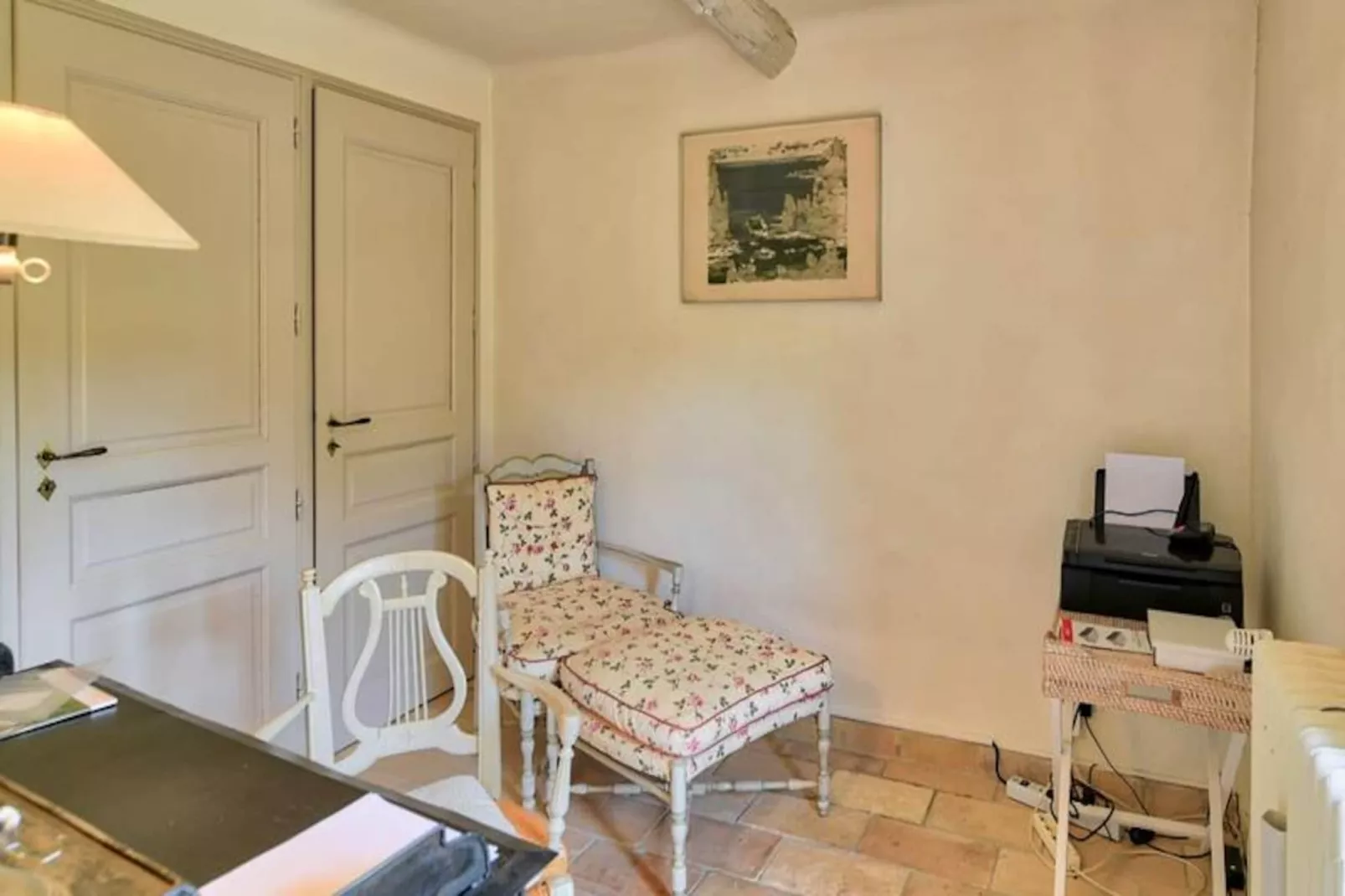 "le Mas Des Oliviers: Esprit Proven&ccedil;al Authentique"-Image-tags.