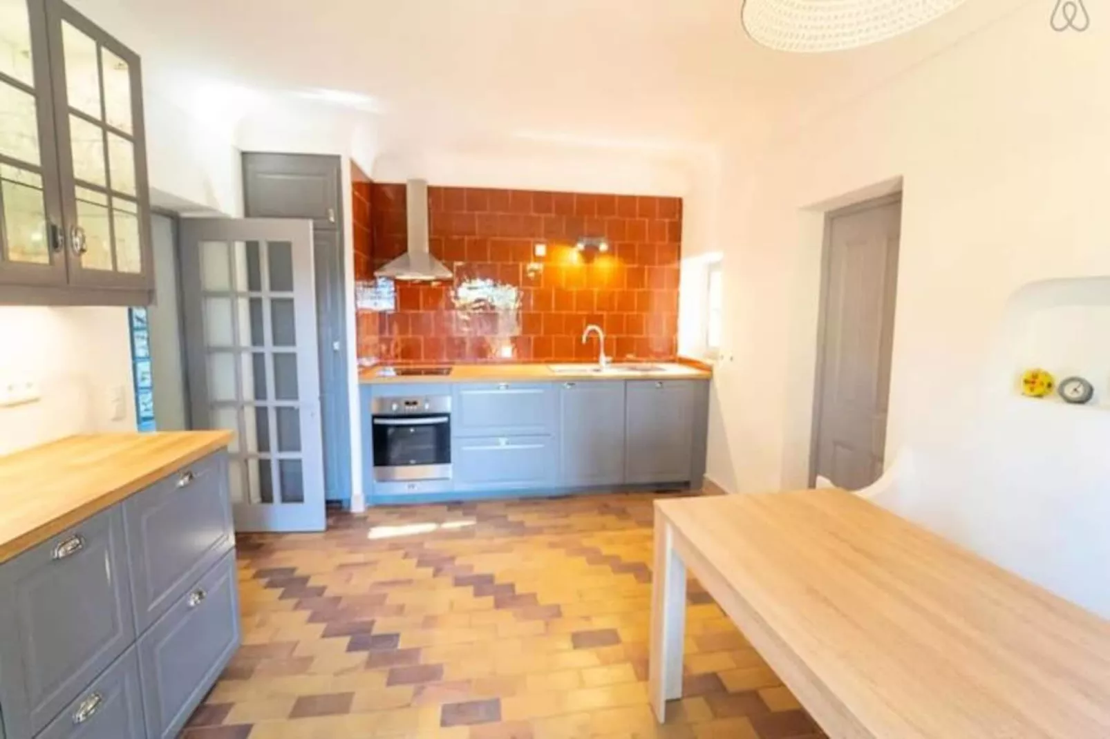 Maison Avec Vue Et Piscine Chauff&eacute;e &agrave; Roussillon-Image-tags.