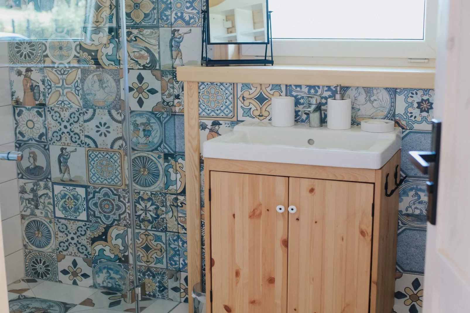 White Heron-Bathroom