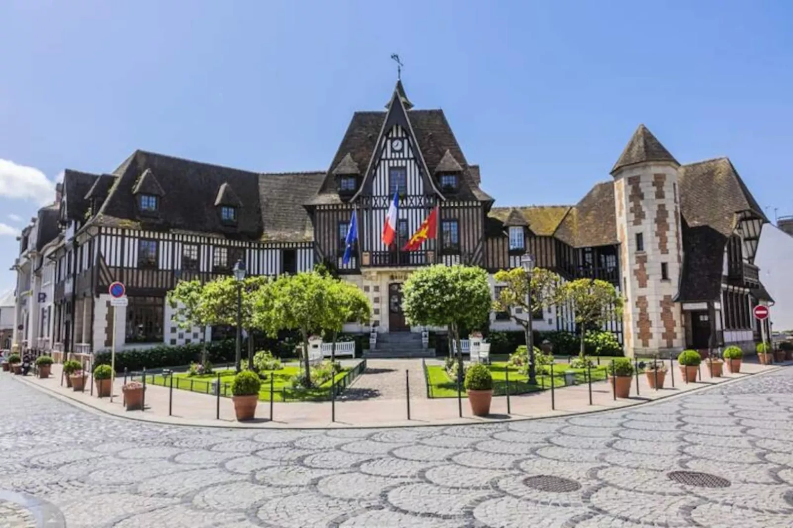 ⛵ Les Roches Noires - Terrasse Vue Mer ****-Image-tags.