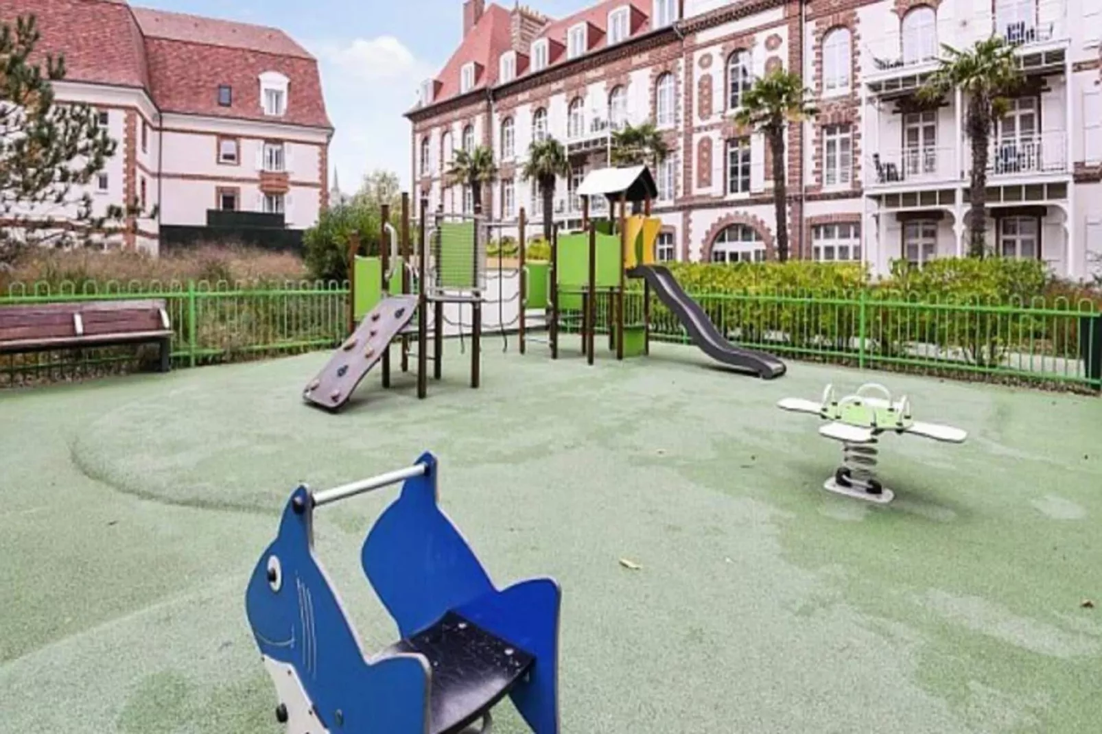 Résidence Presqu'Ile de la Touques-Außenbereich Sommer