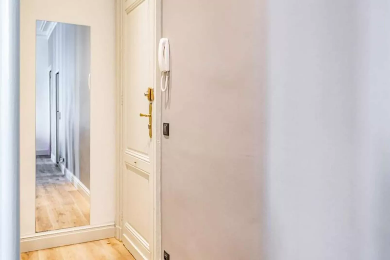 &eacute;l&eacute;gant Appartement Au C&oelig;ur Du Quartier Historique Saint-michel-Salon