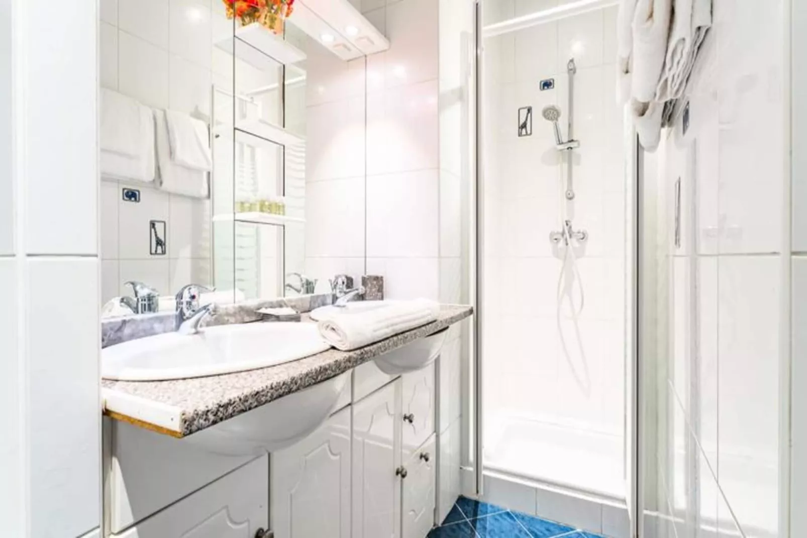 Magnifique  Appartement Au C&oelig;ur Du Quartier Historique Saint-michel-Ambiance