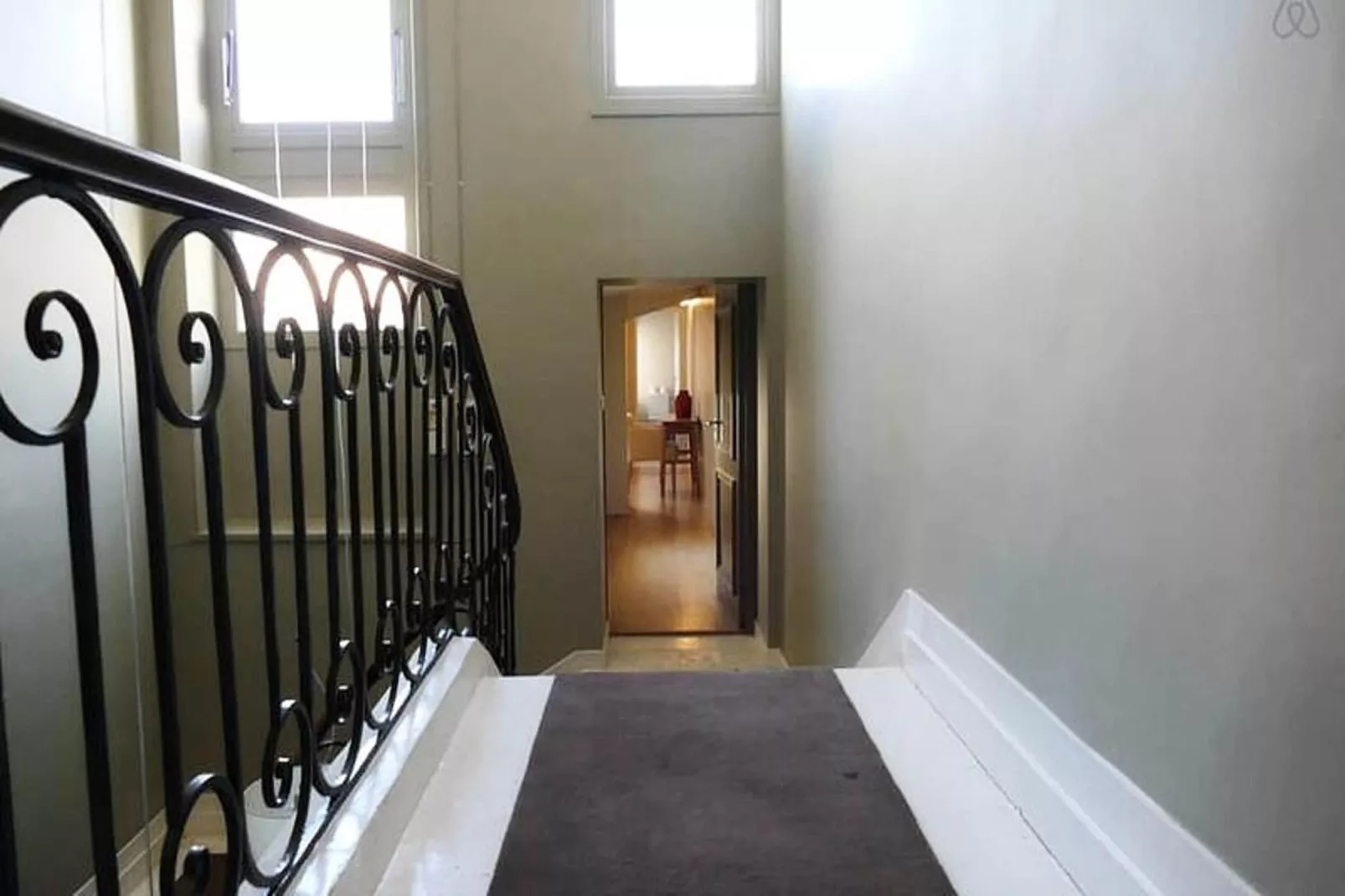 Superbe T2 De Qualit&eacute; Et R&eacute;nov&eacute;, Au Jardin Public, Pour 4 Personnes-Dining room