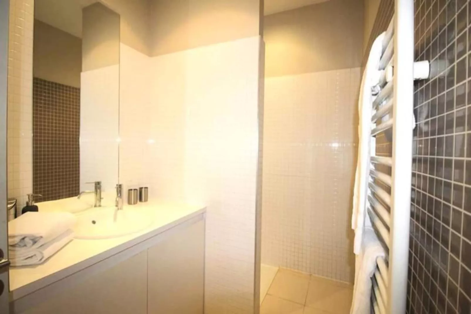 Appartement T3 De Prestige Proche Du Jardin Public De Bordeaux-Bathroom