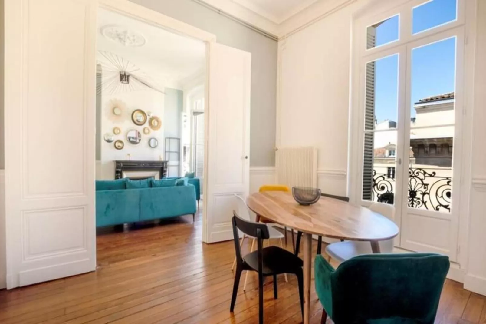 Appartement De Haut Standing Pour 6 Situ&eacute; Au Coeur Du Centre Historique-Dining room