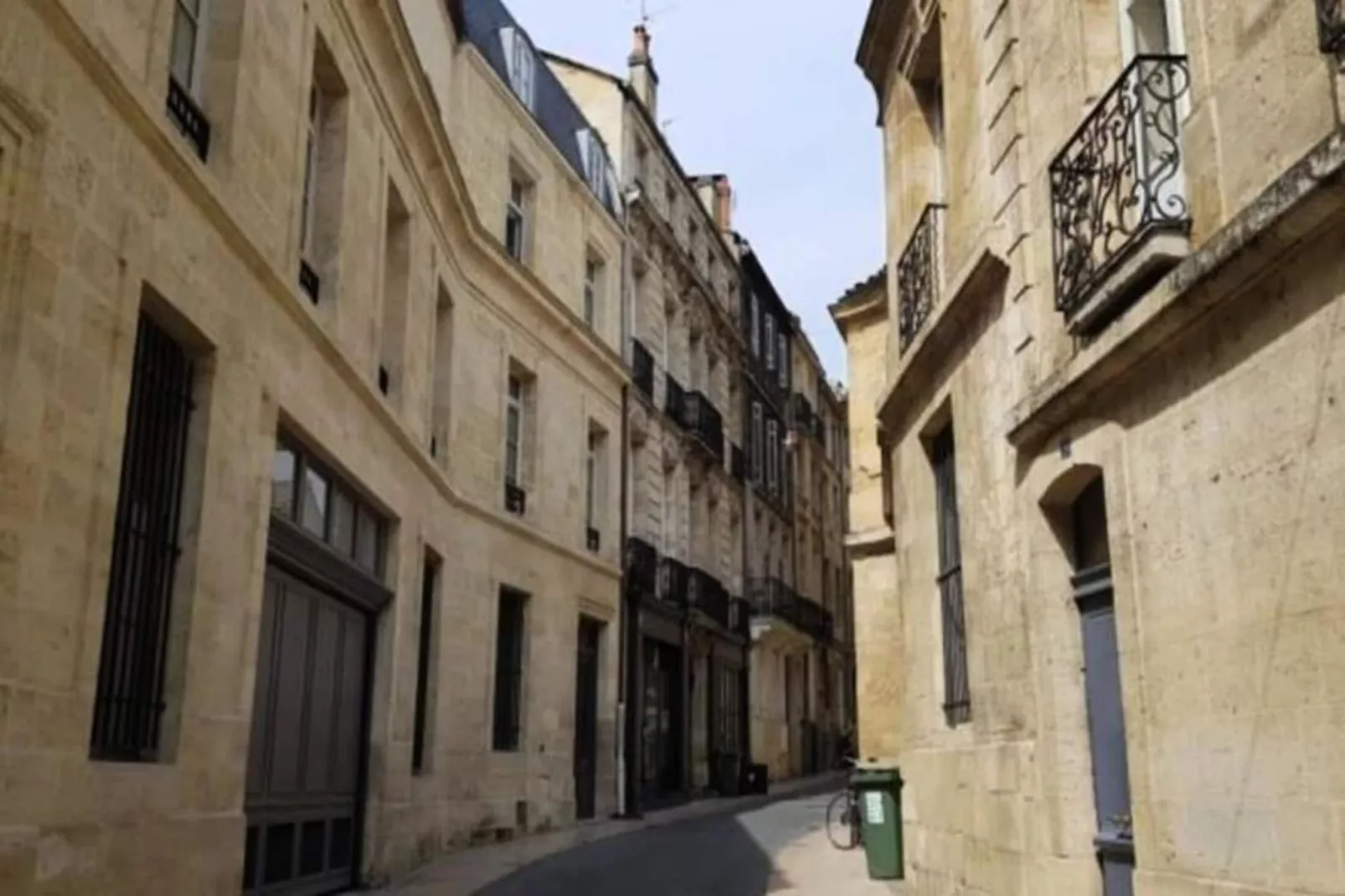 Superbe Duplex De Qualit&eacute;, En Hypercentre Avec Rooftop Et Climatisation-Facilities