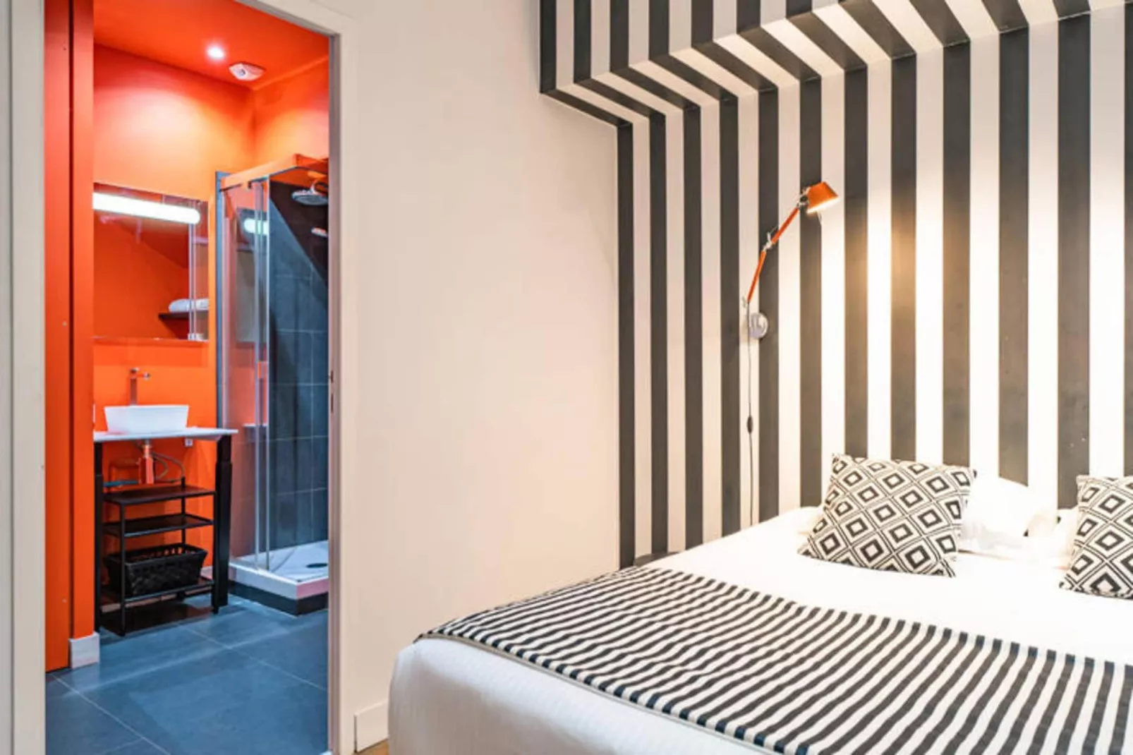 Magnifique Appartement 2 Chambres Avec Terrasse-Exterior in summer