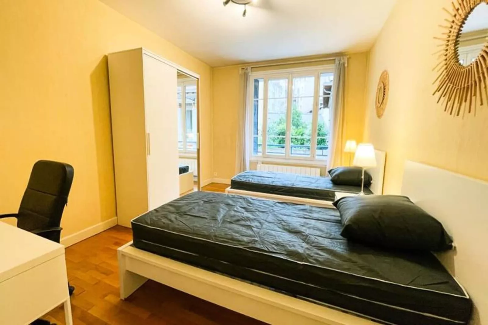 L'harmonie Des &eacute;poques - T2 - Calme-Chambre