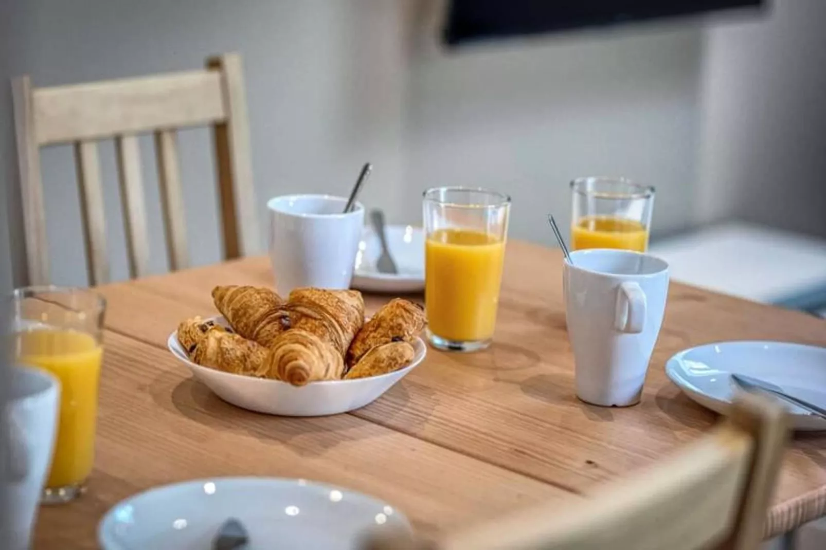 | Beau T2 Enti&egrave;rement R&eacute;nov&eacute; Dans L'hyper Centre, Face Gare 🚅-Salle à manger