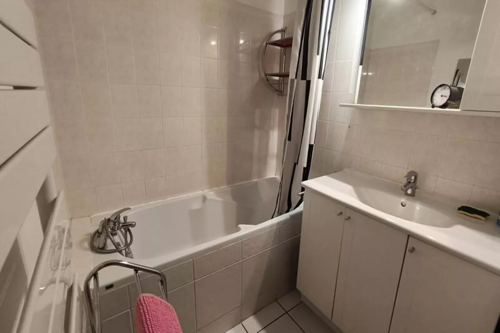 Résidence La Cerisaie-Bathroom