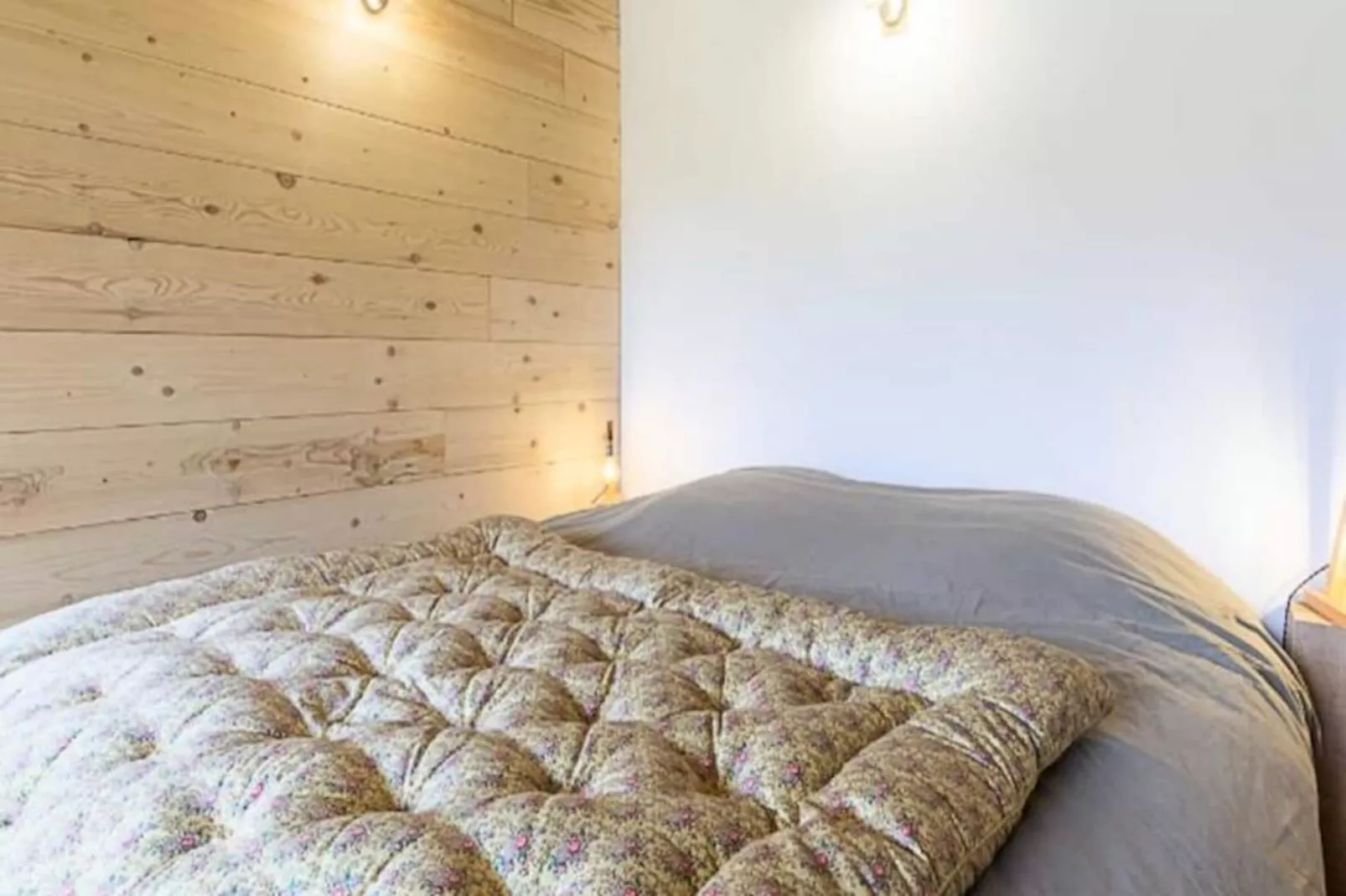 Chalet Cozy Au C&oelig;ur De La F&eacute;claz : S&eacute;jour Authentique Et Proche Des Pistes-Image-tags.