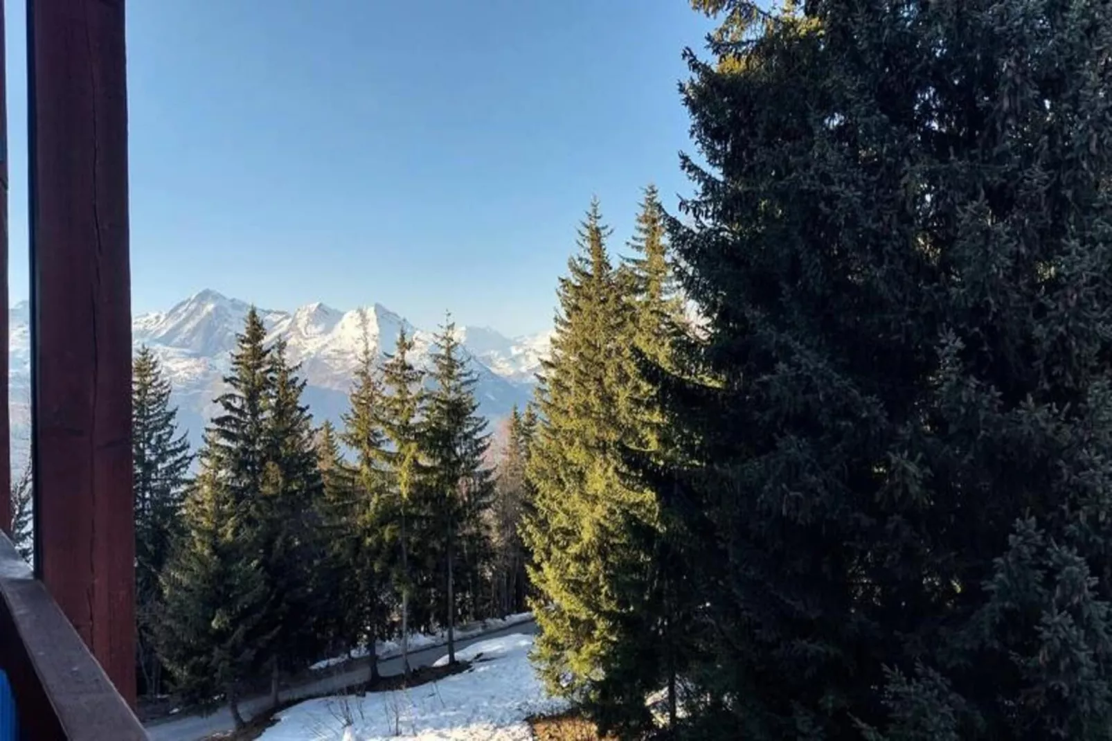 Résidence Miravidi-Exterior in summer