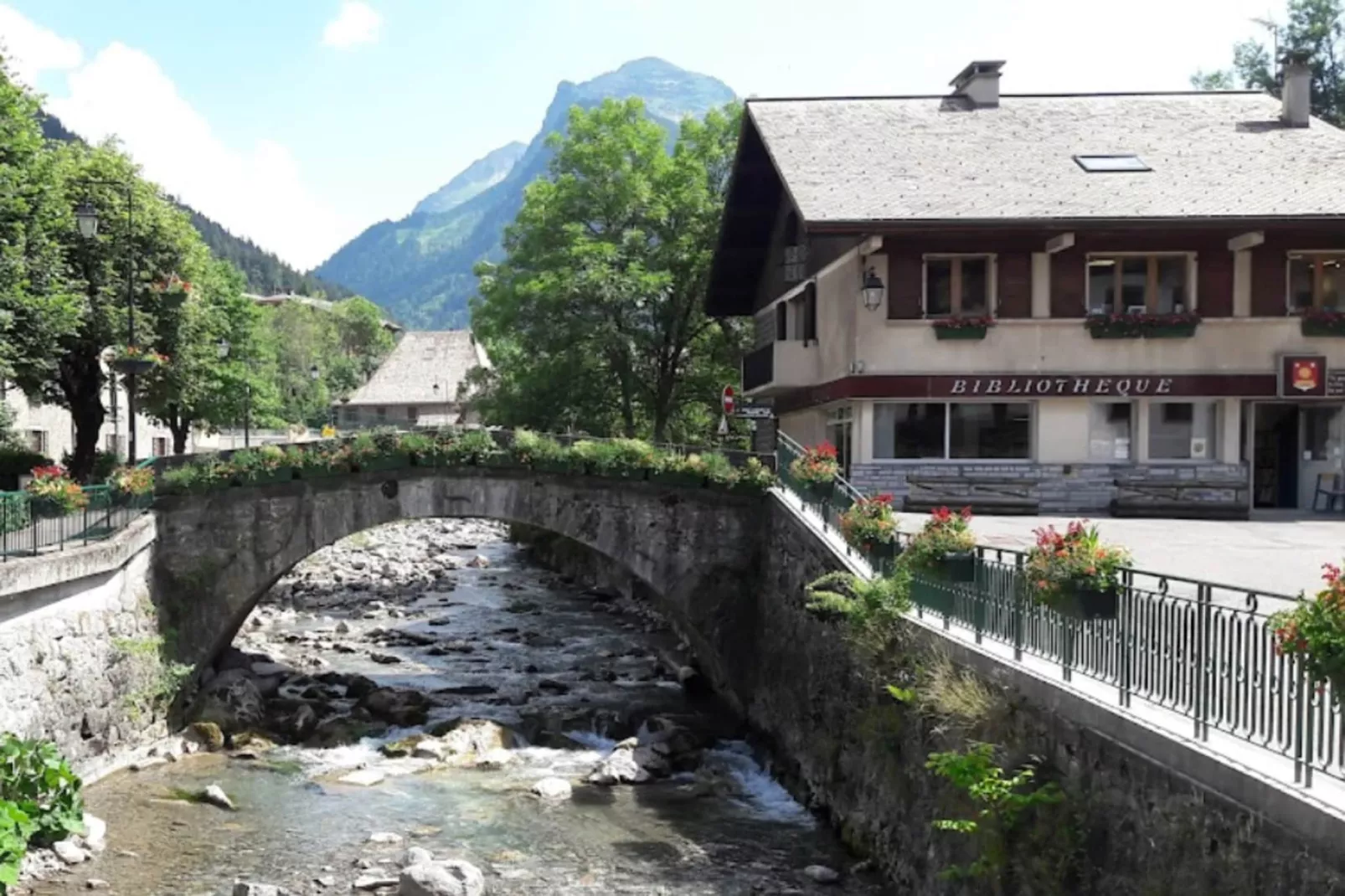 Résidence Place Eglise-Zones été à 5 km