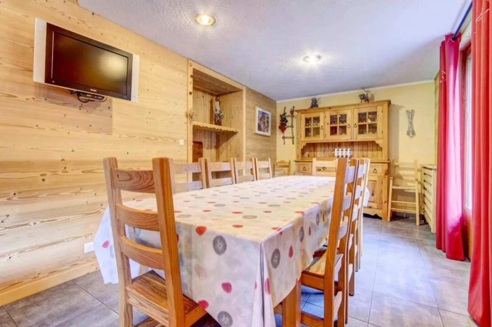 Résidence L'outo-Exterior in summer