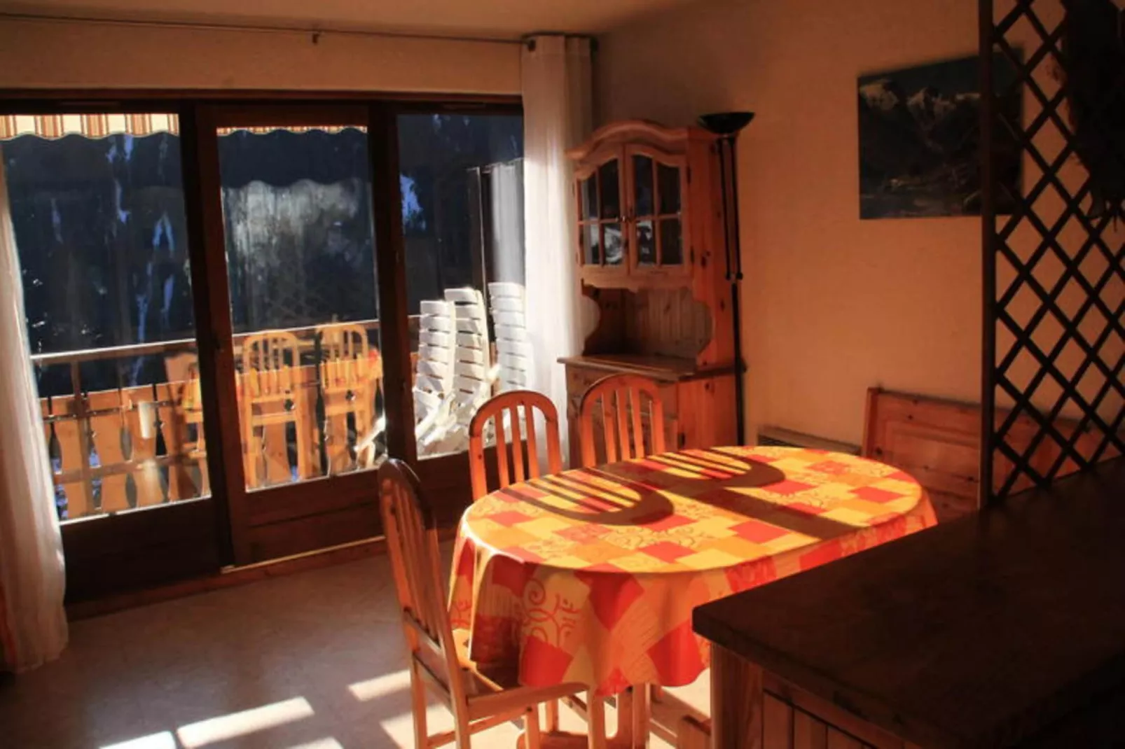 Chalets De Barbessine-Dining room