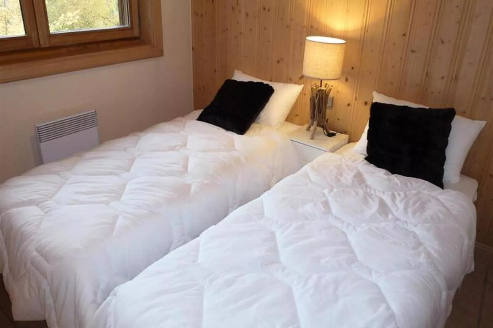 Chalets Du Savoy-Bedroom